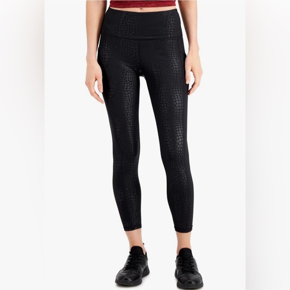 No Boundaries Women's Crocodile Embossed Leggings Black Juniors Size Medium - Picture 1 of 9